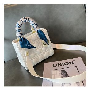 Lacquer leather Daifei bag